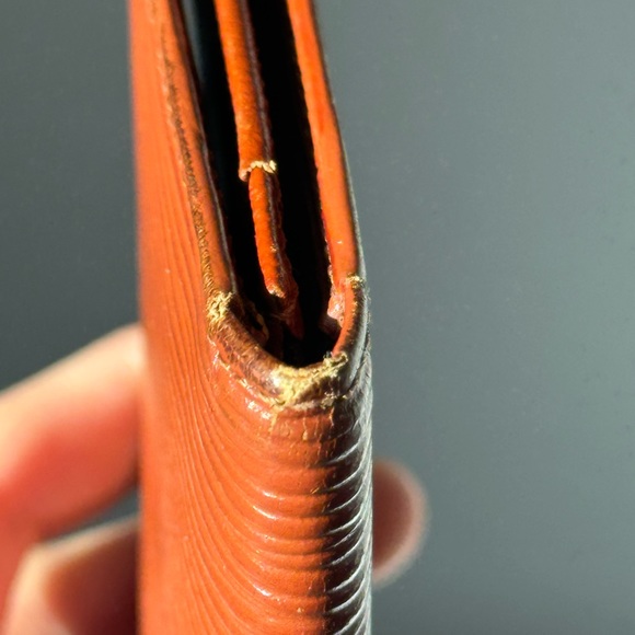 Authentic Louis Vuitton Epi Checkbook Bifold - Picture 4 of 9